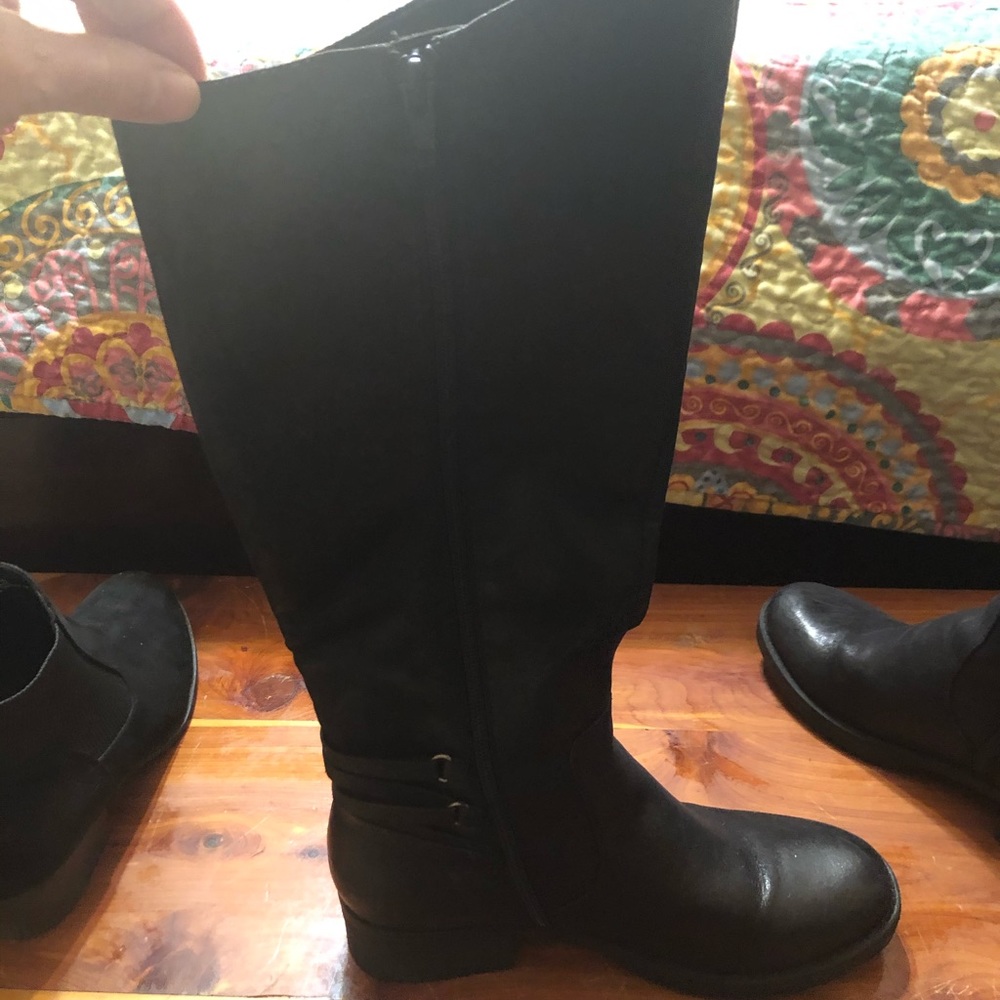 Black riding boots